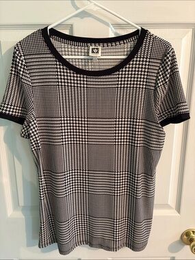 Anne Klein Black and White Houndstooth Short Sleeve Top